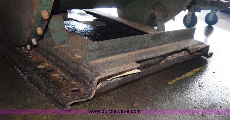 image for item K3465 (3) self-dumping hoppers