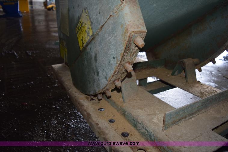 image for item K3465 (3) self-dumping hoppers