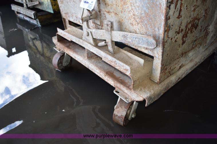 image for item K3467 (3) self-dumping hoppers