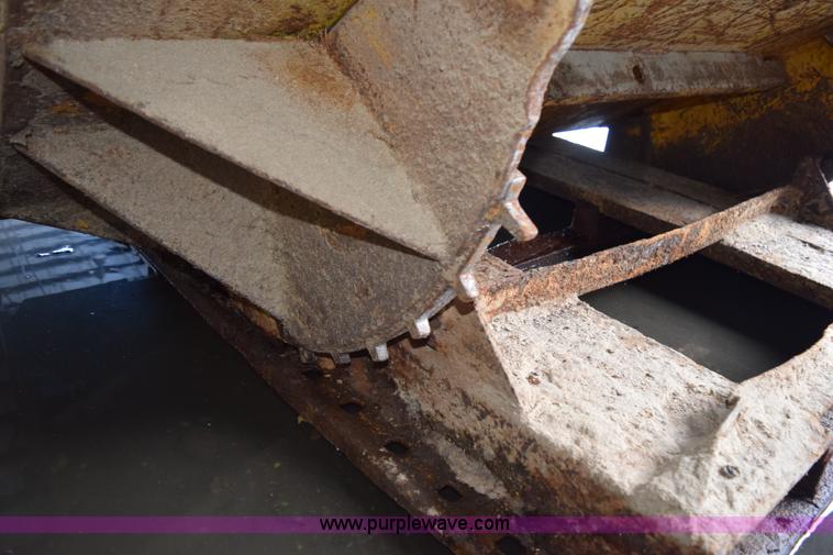 image for item K3467 (3) self-dumping hoppers