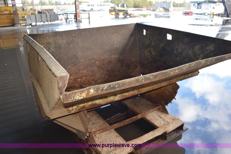 image for item K3467 (3) self-dumping hoppers