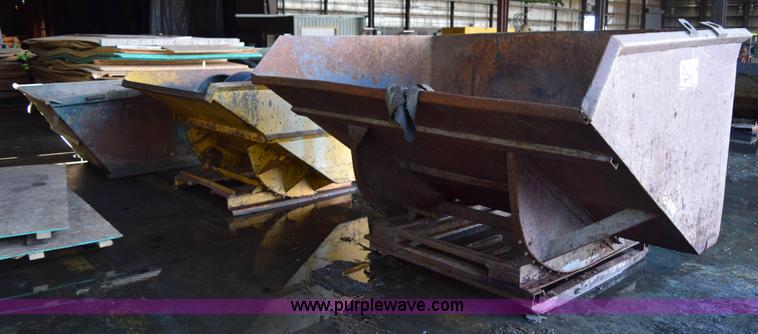 image for item K3468 Assorted self-dumping hoppers and dumpsters