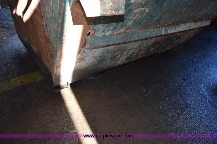 image for item K3468 Assorted self-dumping hoppers and dumpsters