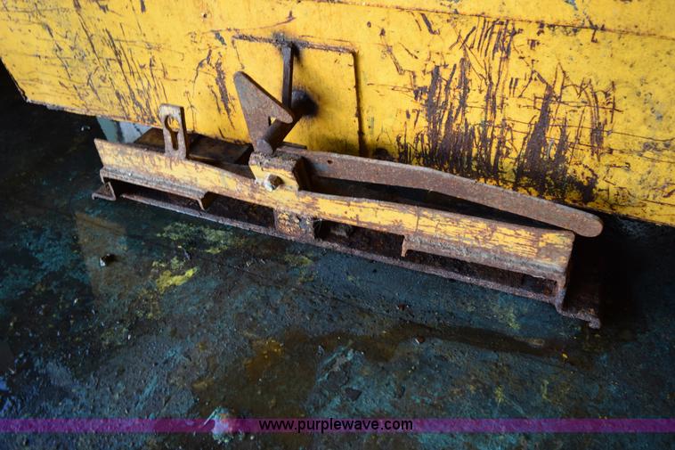 image for item K3468 Assorted self-dumping hoppers and dumpsters