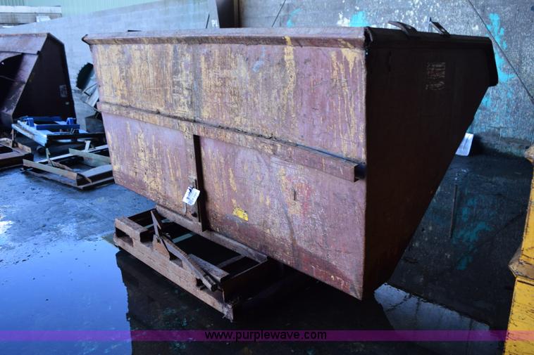image for item K3468 Assorted self-dumping hoppers and dumpsters