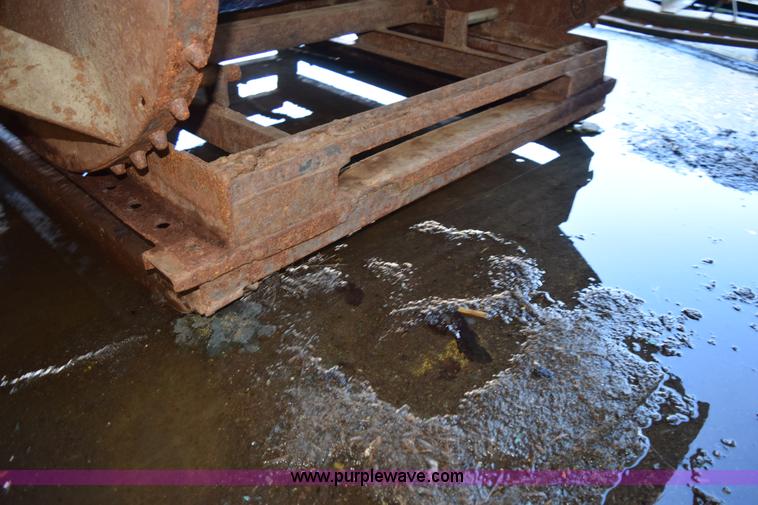 image for item K3468 Assorted self-dumping hoppers and dumpsters