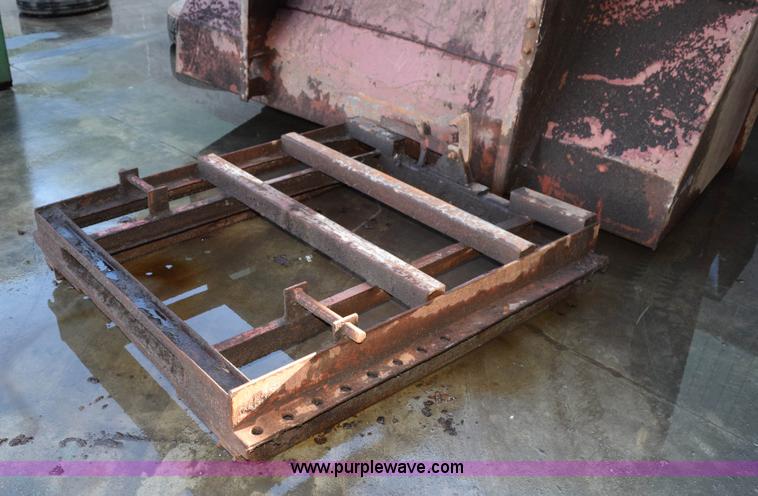 image for item K3469 (4) self-dumping hoppers