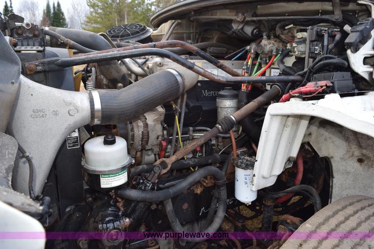 image for item K3480 2005 Freightliner Business Class M2 semi truck