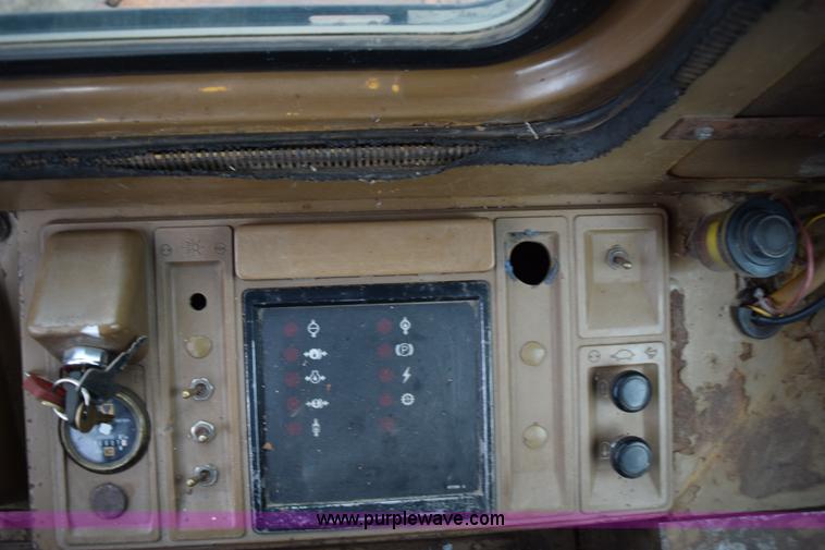 image for item K3481 1991 Caterpillar 824 wheel dozer