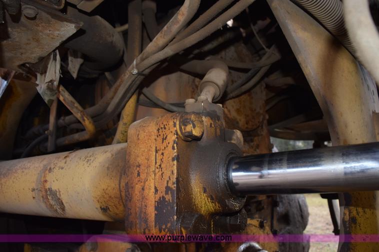 image for item K3481 1991 Caterpillar 824 wheel dozer