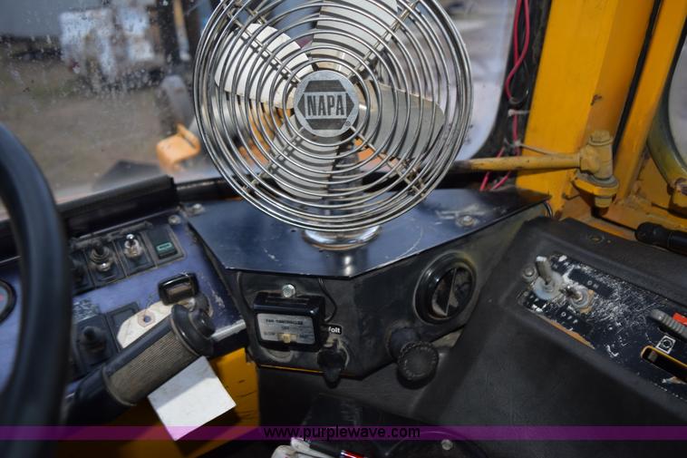 image for item K3482 1988 Volvo L120 wheel loader