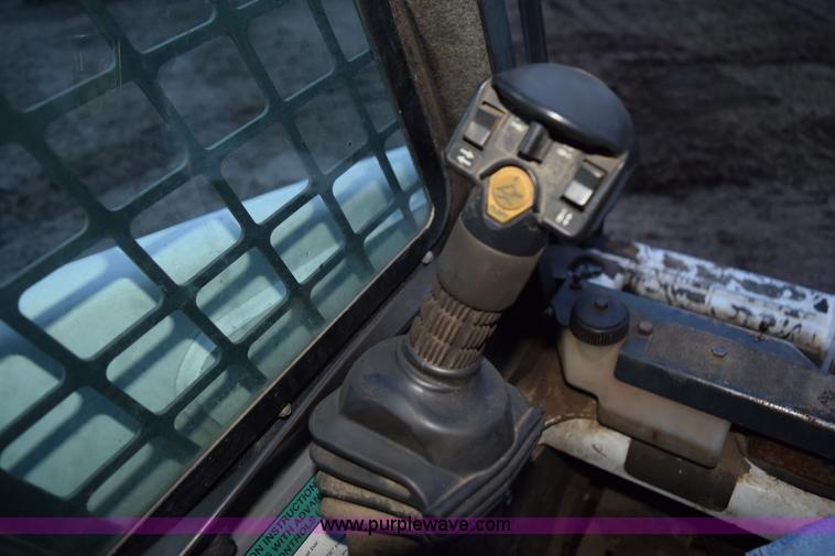 image for item K3483 2000 Bobcat 864 skid steer