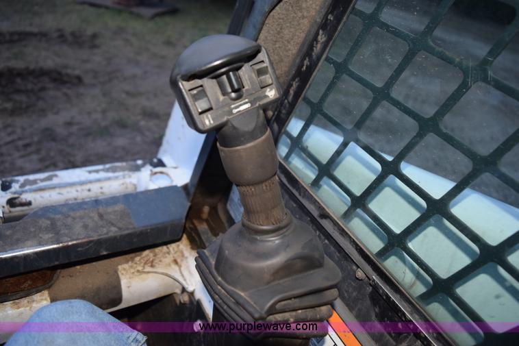 image for item K3483 2000 Bobcat 864 skid steer