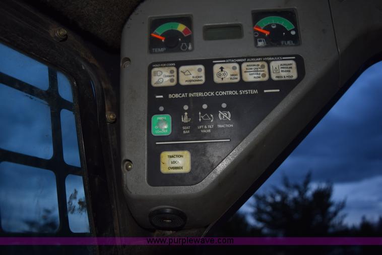 image for item K3483 2000 Bobcat 864 skid steer