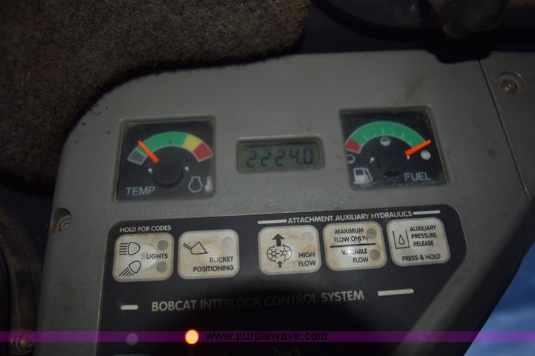 image for item K3483 2000 Bobcat 864 skid steer