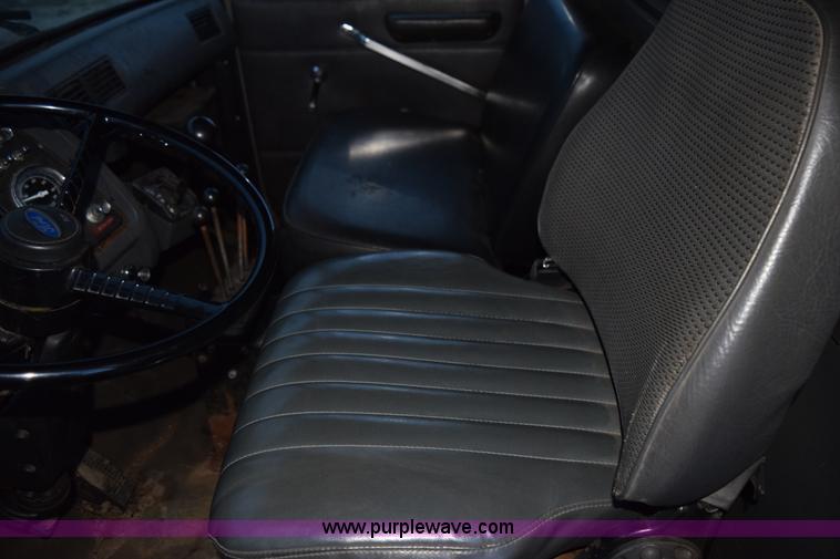 image for item K3484 1988 Ford L8000 dump truck