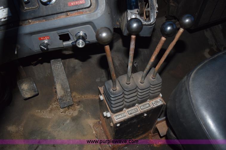 image for item K3484 1988 Ford L8000 dump truck