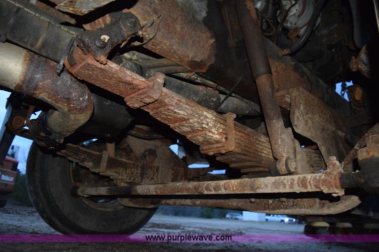 image for item K3484 1988 Ford L8000 dump truck