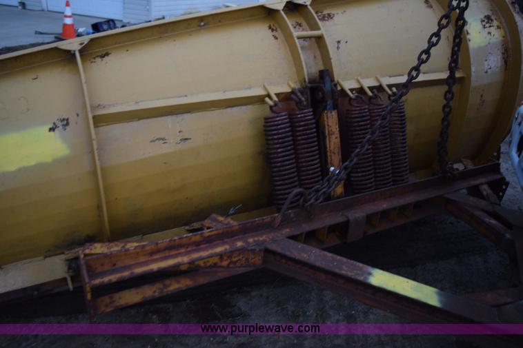 image for item K3484 1988 Ford L8000 dump truck