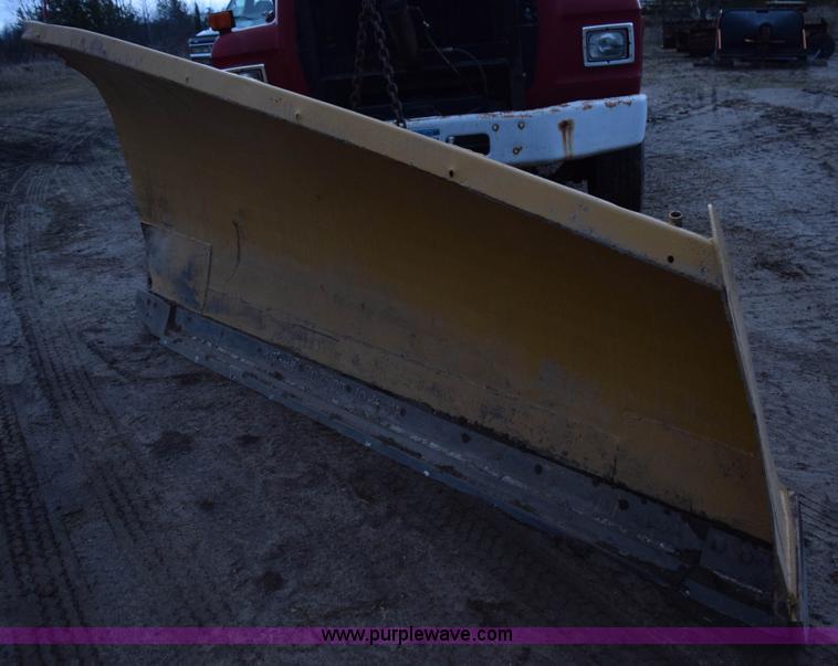 image for item K3484 1988 Ford L8000 dump truck