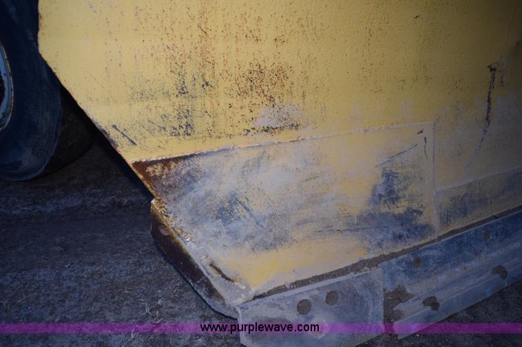 image for item K3484 1988 Ford L8000 dump truck