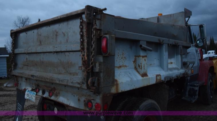 image for item K3484 1988 Ford L8000 dump truck