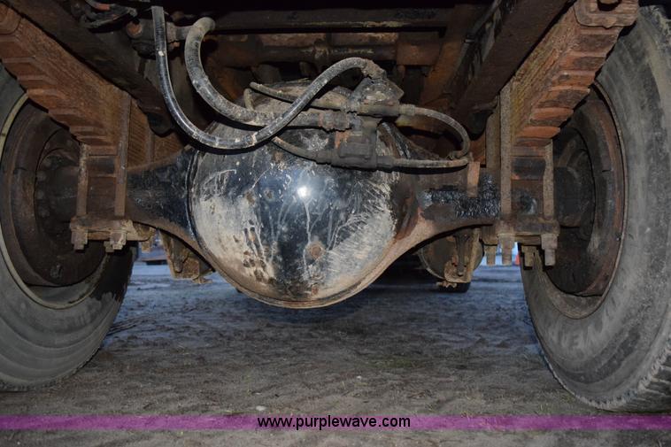 image for item K3484 1988 Ford L8000 dump truck