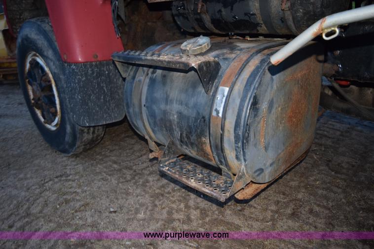 image for item K3484 1988 Ford L8000 dump truck