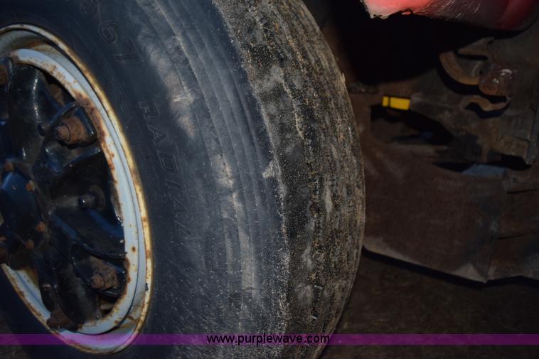 image for item K3484 1988 Ford L8000 dump truck