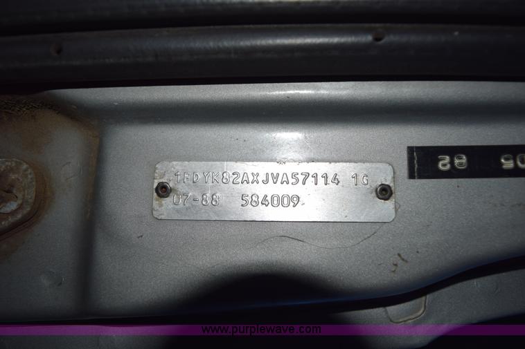 image for item K3484 1988 Ford L8000 dump truck