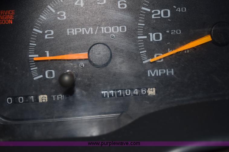 image for item K3485 1998 Chevrolet 3500 rollback truck