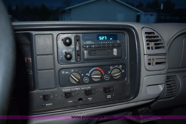 image for item K3485 1998 Chevrolet 3500 rollback truck