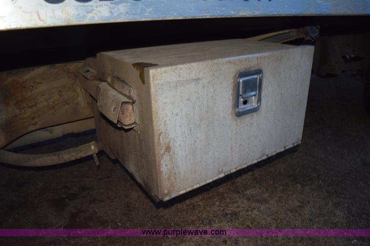 image for item K3485 1998 Chevrolet 3500 rollback truck