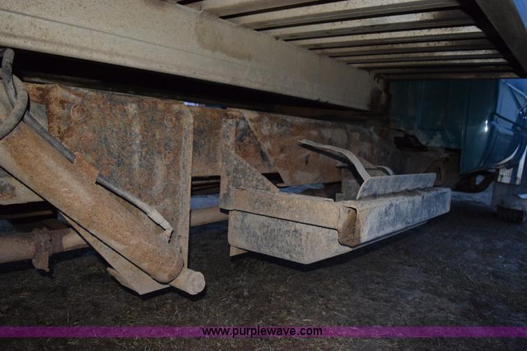 image for item K3485 1998 Chevrolet 3500 rollback truck