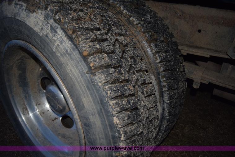 image for item K3485 1998 Chevrolet 3500 rollback truck