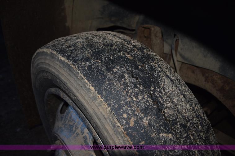 image for item K3485 1998 Chevrolet 3500 rollback truck