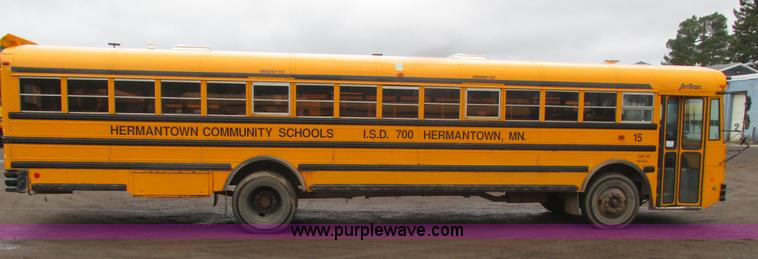 image for item L3873 1996 International SS107MD school bus