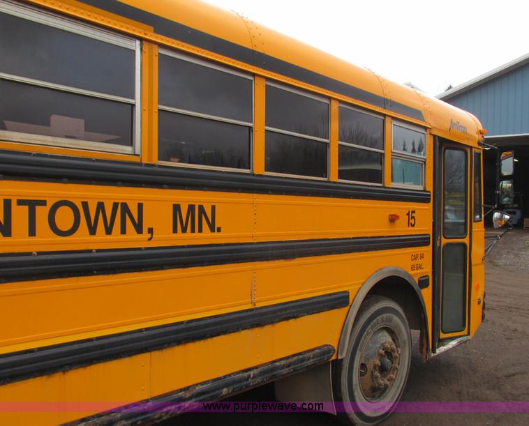 image for item L3873 1996 International SS107MD school bus