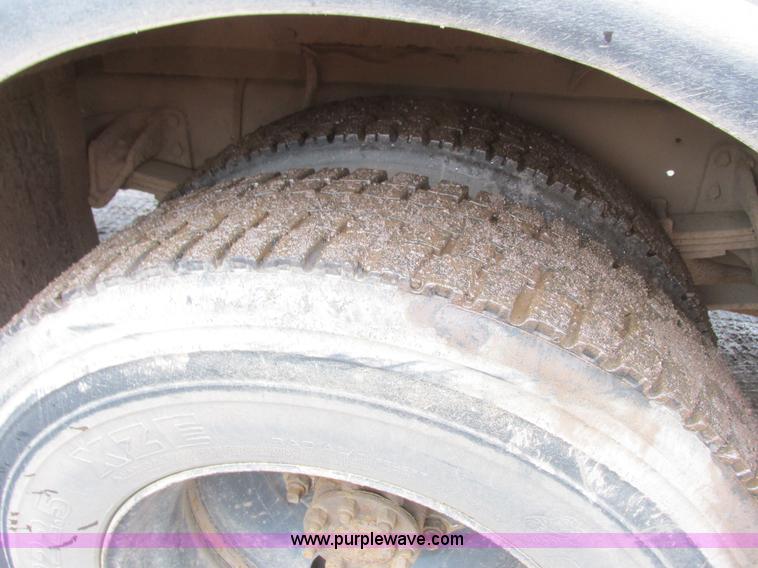 image for item L3873 1996 International SS107MD school bus