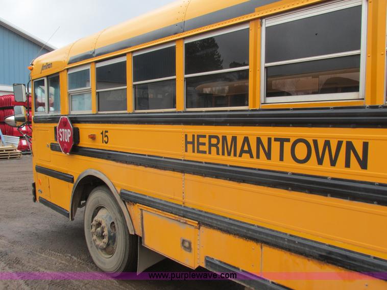 image for item L3873 1996 International SS107MD school bus