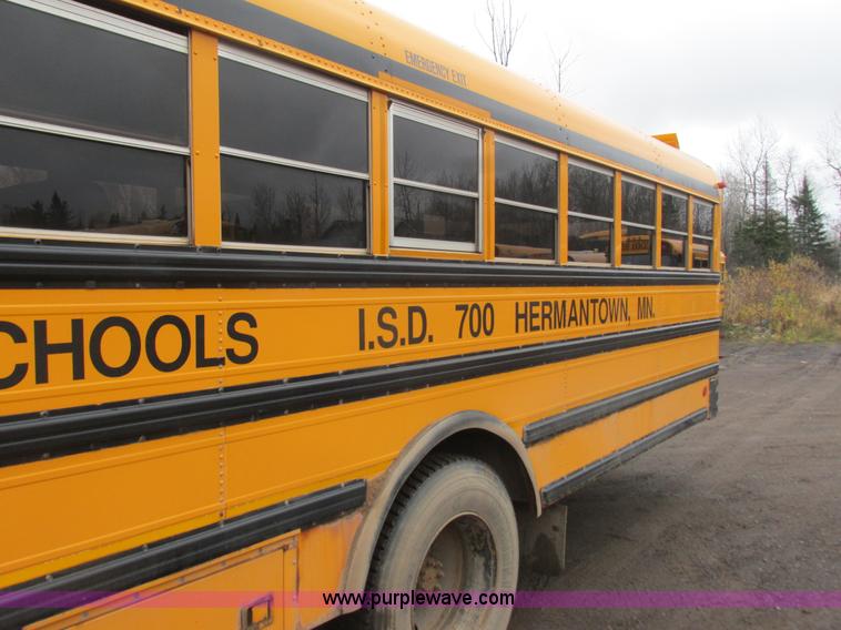 image for item L3873 1996 International SS107MD school bus