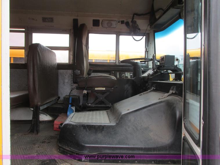 image for item L3873 1996 International SS107MD school bus