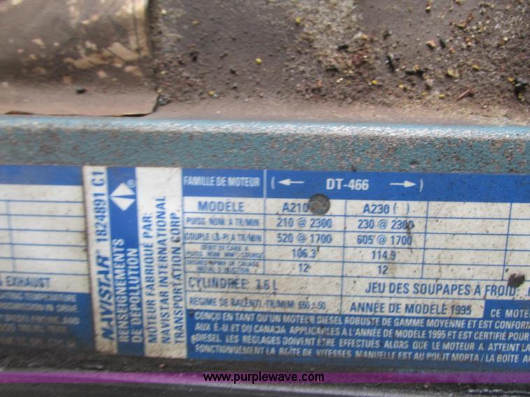 image for item L3873 1996 International SS107MD school bus