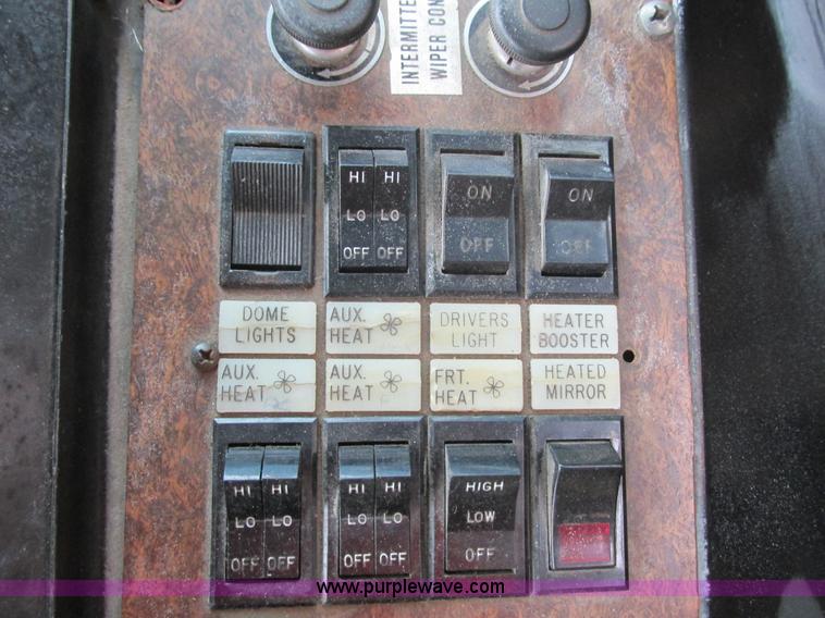 image for item L3873 1996 International SS107MD school bus