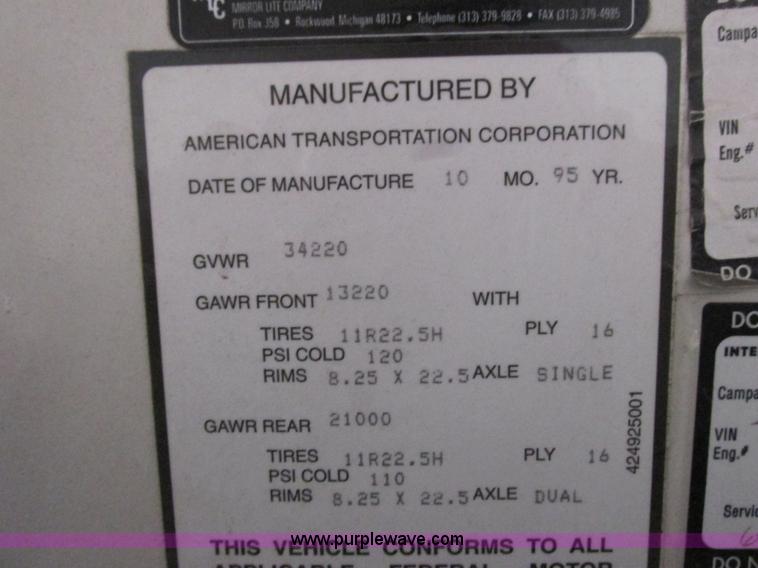 image for item L3873 1996 International SS107MD school bus