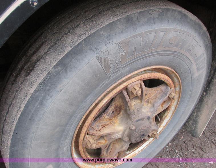 image for item L3875 2001 Blue Bird TC2000 school bus