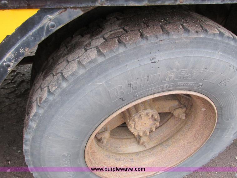 image for item L3875 2001 Blue Bird TC2000 school bus