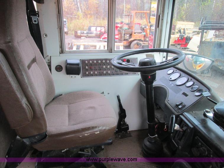 image for item L3875 2001 Blue Bird TC2000 school bus