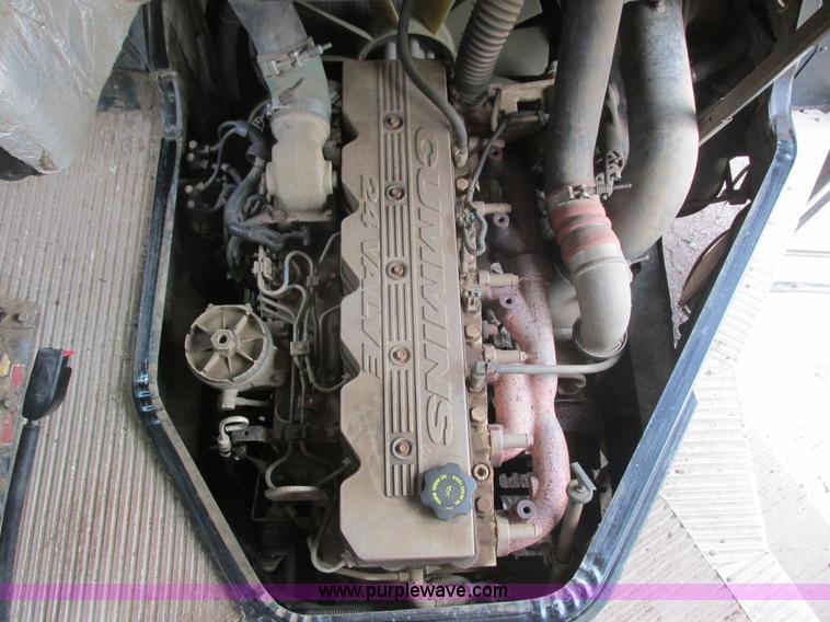 image for item L3875 2001 Blue Bird TC2000 school bus