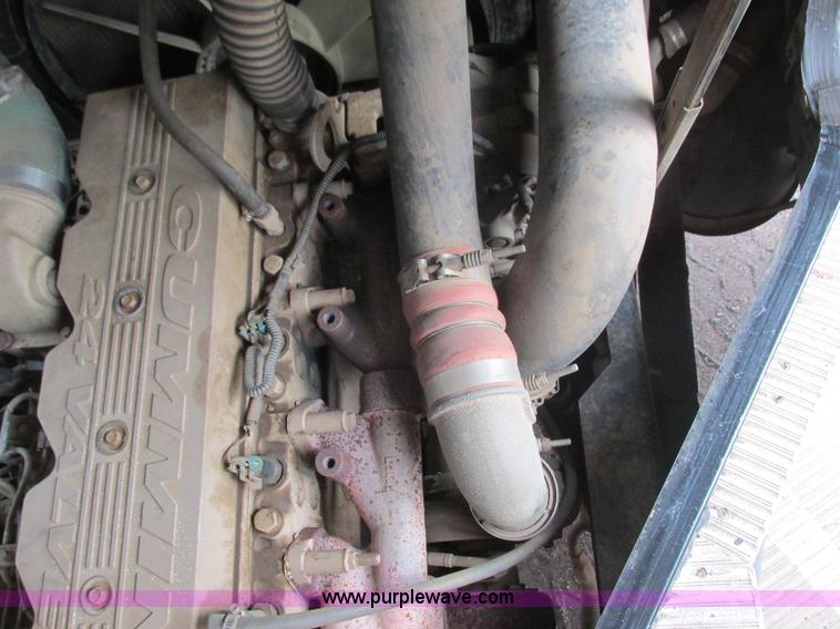 image for item L3875 2001 Blue Bird TC2000 school bus